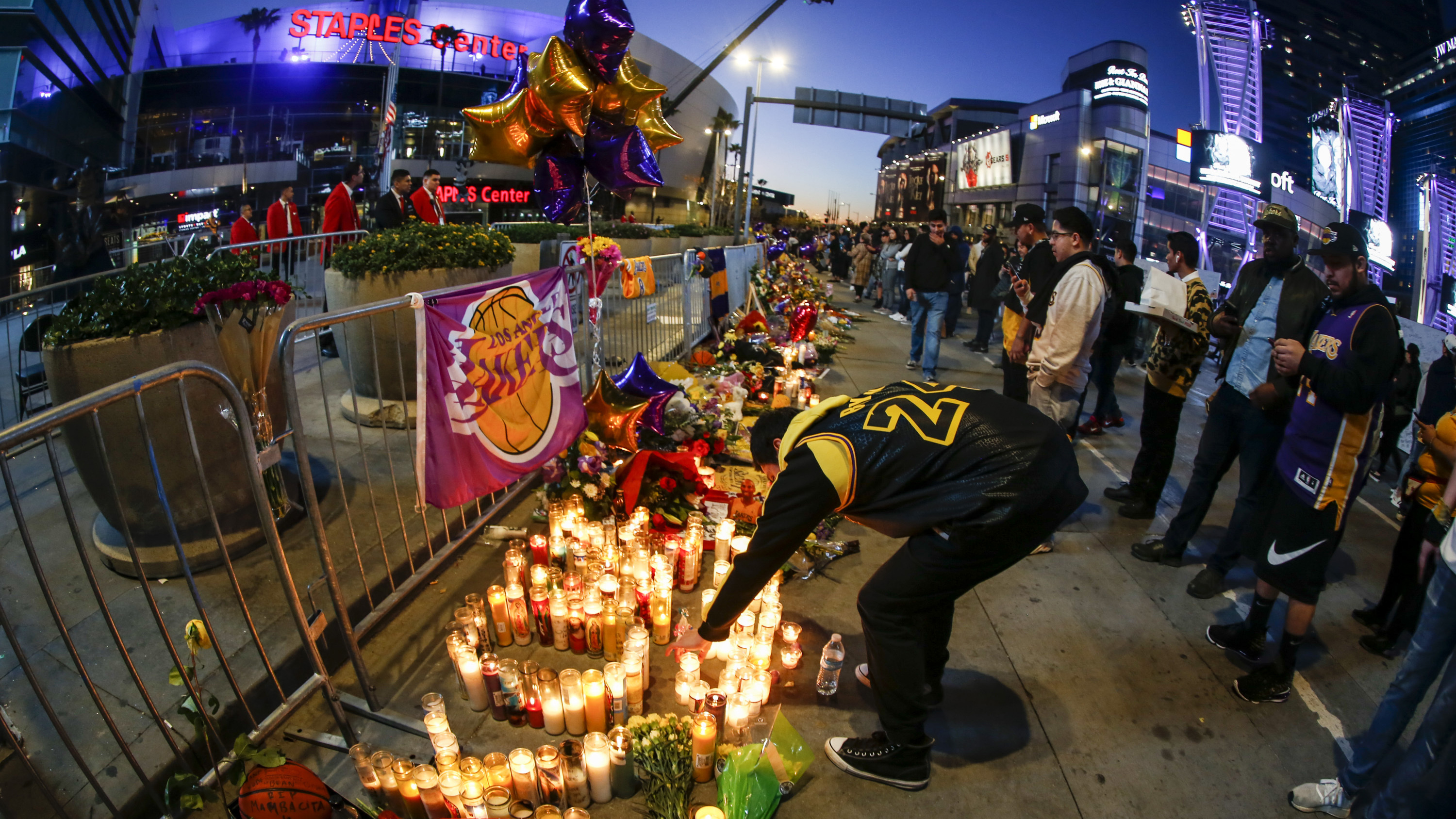 lakers store staples center