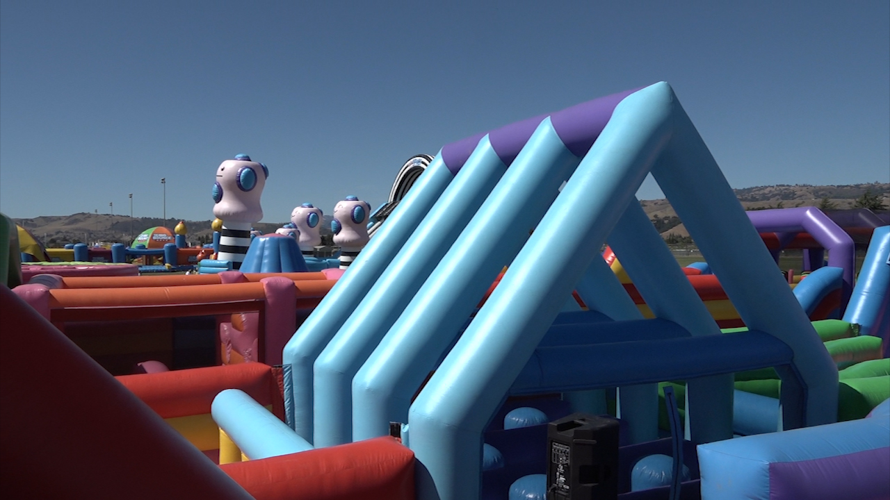 World S Largest Bounce House Makes First Of Four Bay Area Stops In Morgan Hill Abc7 San Francisco