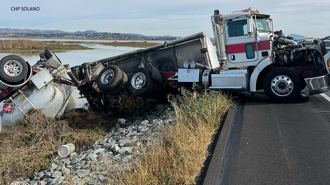 All lanes of Highway 37 reopen after big rig overturns near Vallejo leading  to gasoline leak, CHP says - ABC7 San Francisco