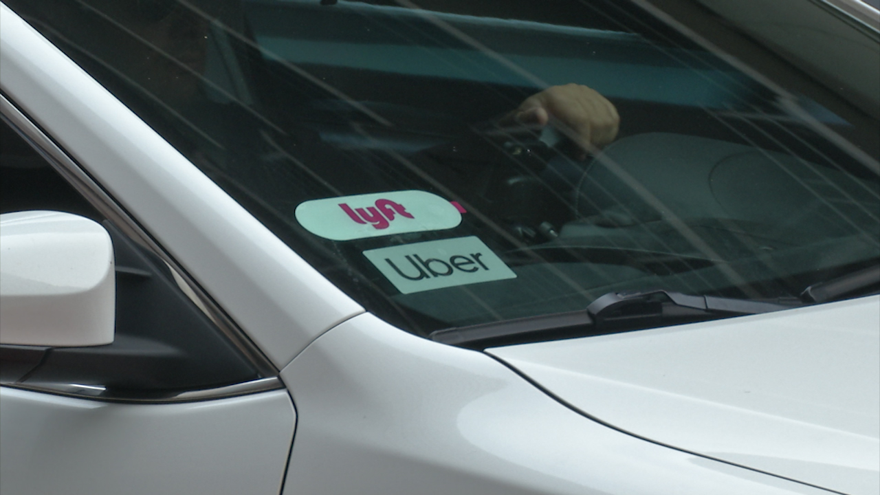 Research shows Uber and Lyft pay little per hour - ABC7 San 