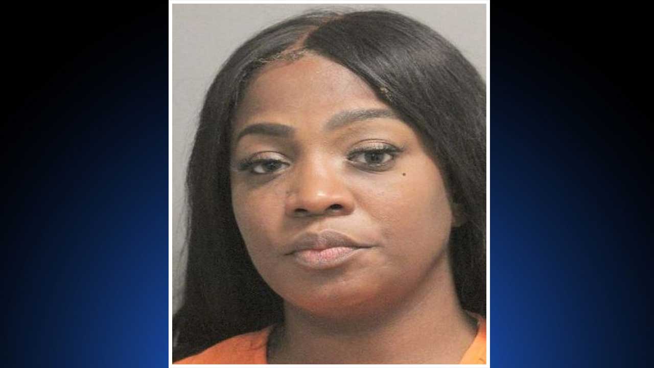 Erika Williams arrested Mother charged with child abandonment after leaving 6-year-old son home alone in Atascocita, deputies