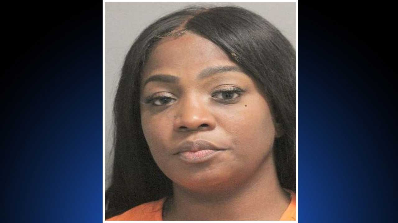 Erika Williams arrested Mother charged with child abandonment after leaving 6-year-old son home alone in Atascocita, deputies image