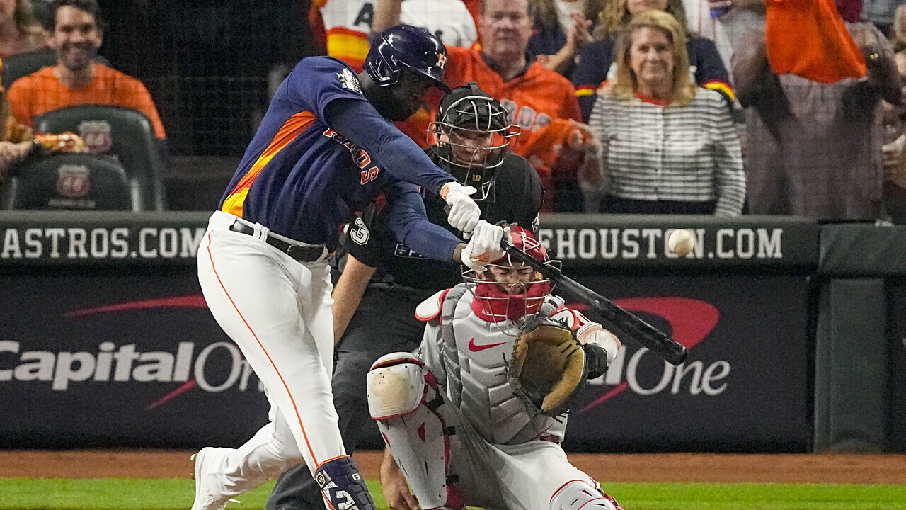 Houston Astros fans rejoice as Yordan Alvarez launches a 3-run homer to  take the lead in Game 6 of the World Series