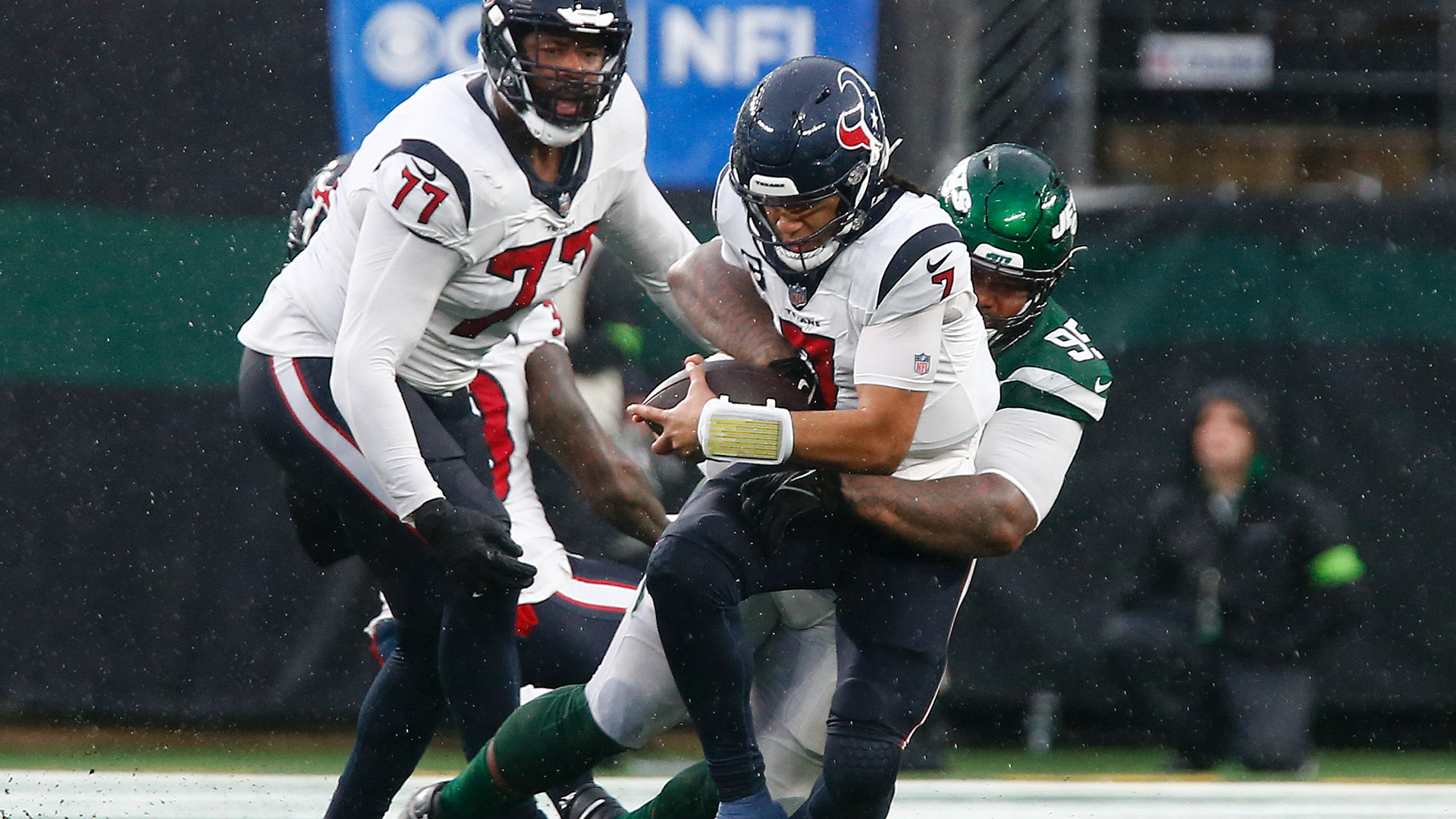 CJ Stroud injury status: Texans rookie quarterback under concussion  protocol after slamming his head during game against Jets - ABC13 Houston
