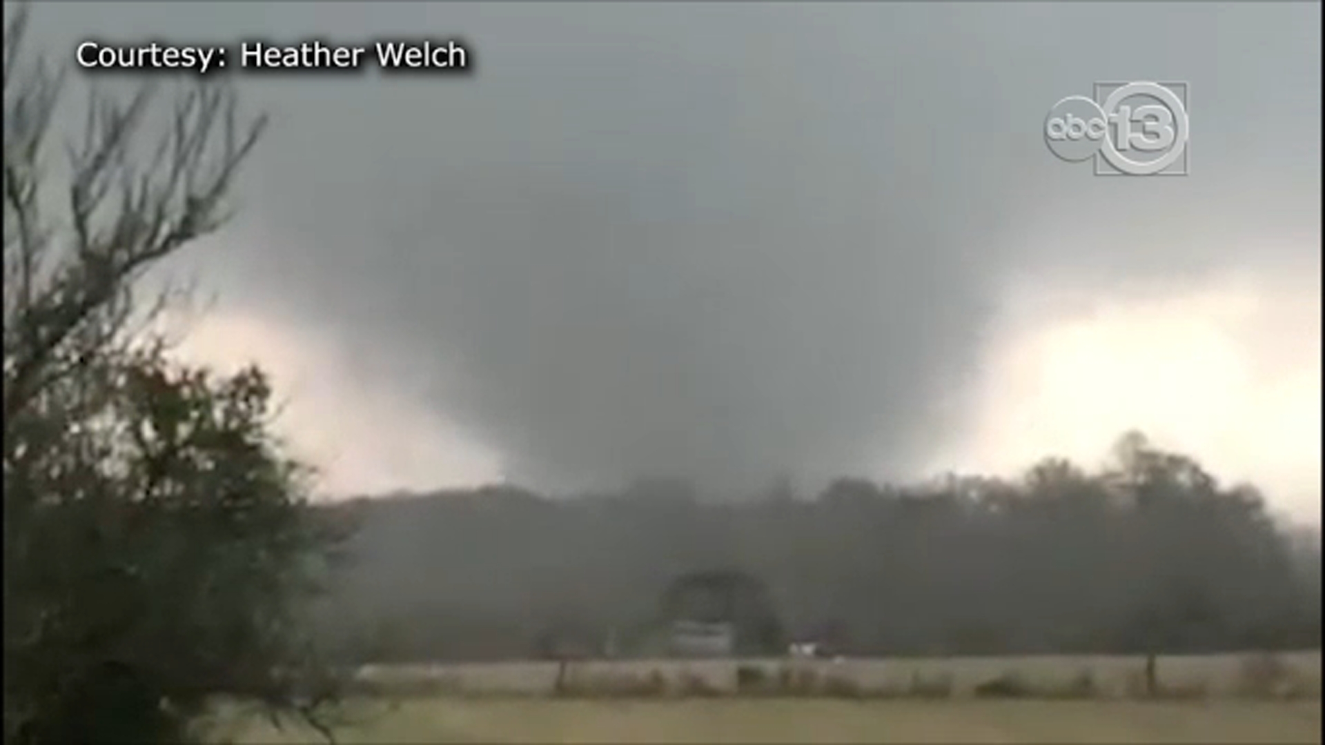 1 Dead From Dangerous Tornado Outbreak Across Louisiana Abc7 New York