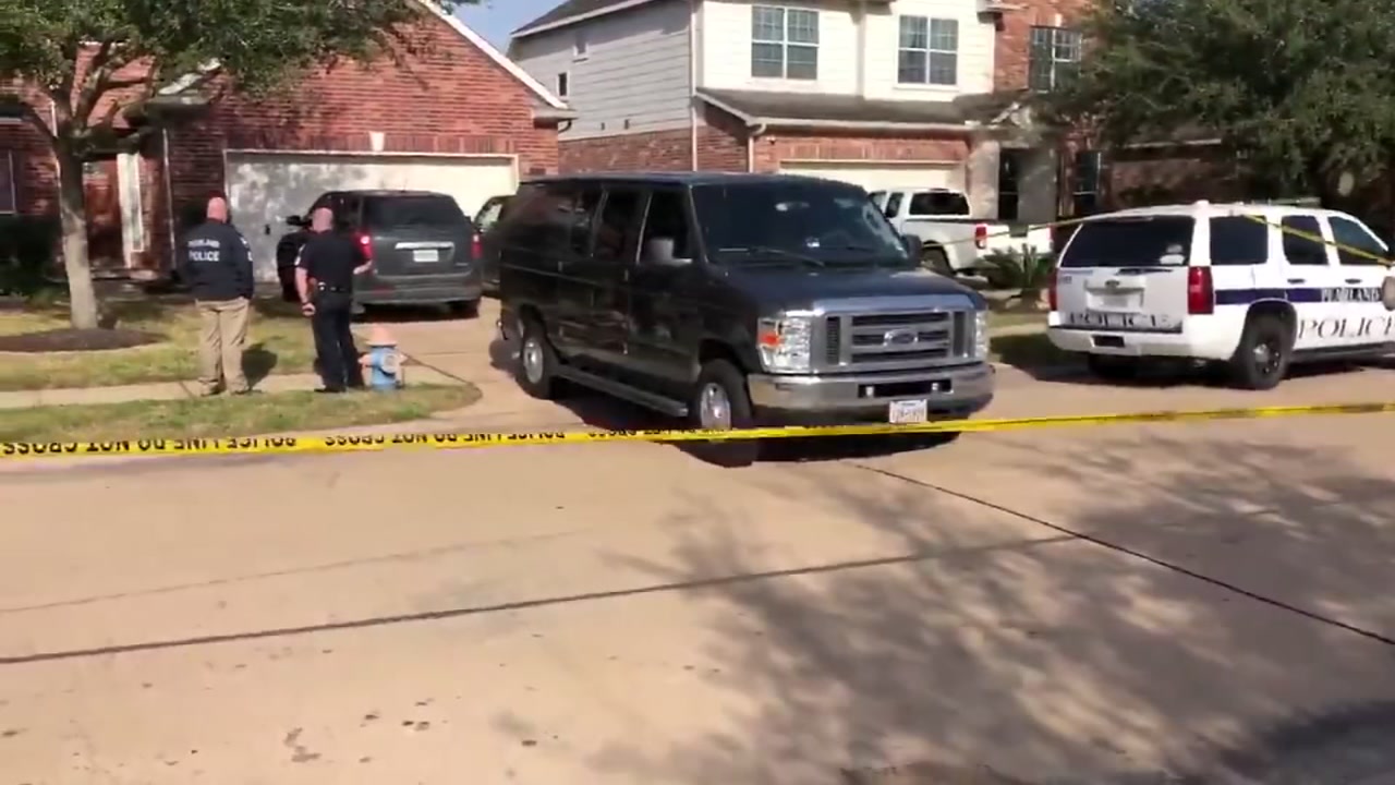 Pearland shooting: 3 people killed in double murder-suicide inside home ...