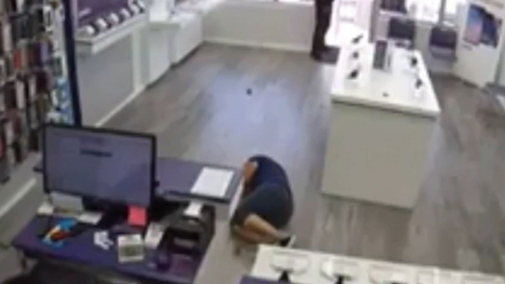 Houston Woman Slammed To The Ground During Robbery At Metropcs