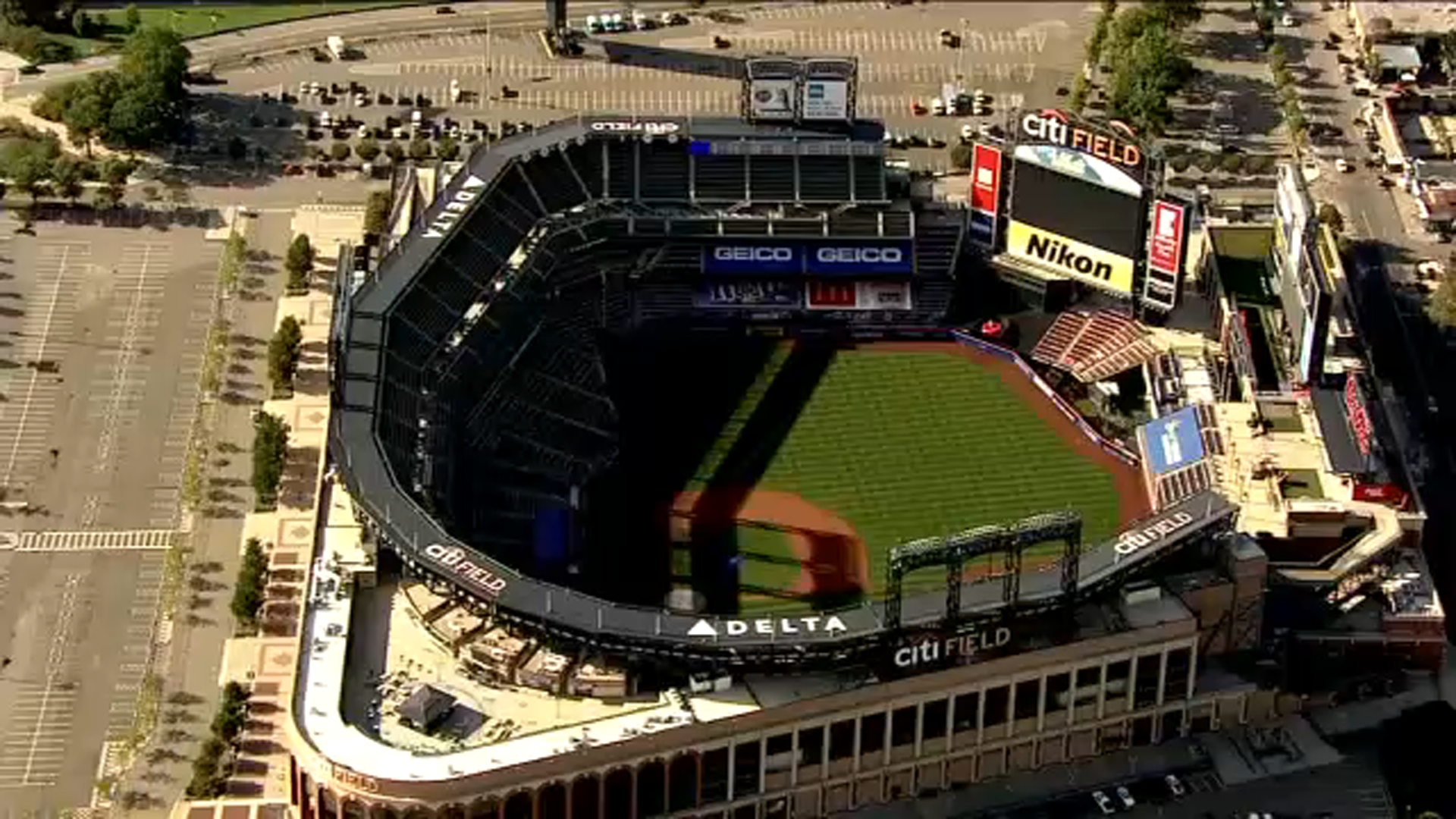 Mets stadium gets makeover, new name