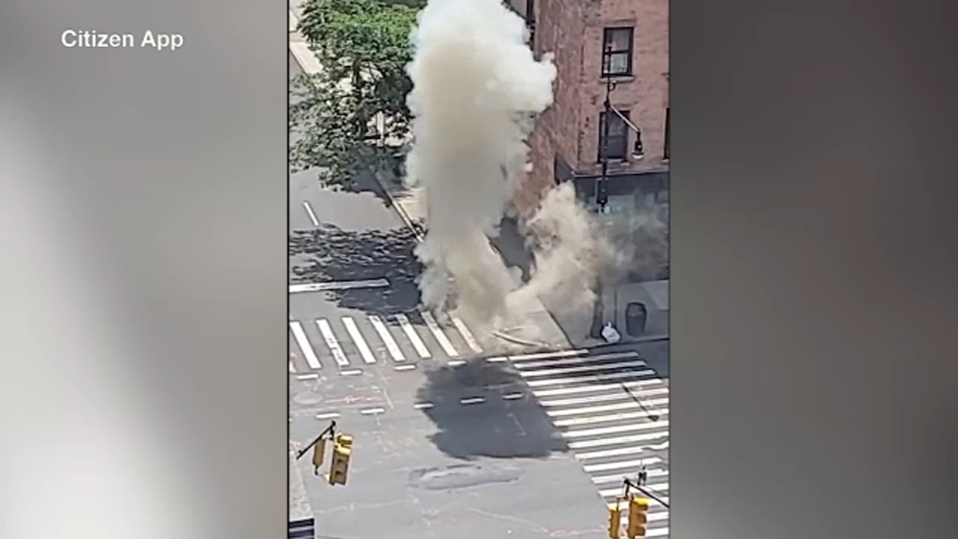 FDNY Engine 68 Responding 3rd Due to Manhole Fire 