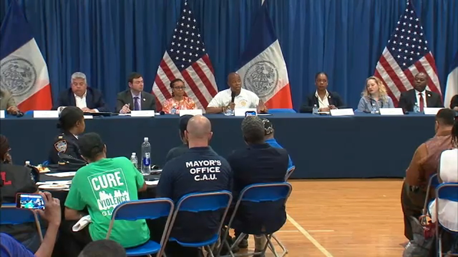 NYC Mayor Eric Adams holds 1st community conversation on public safety in  Brooklyn - ABC7 New York