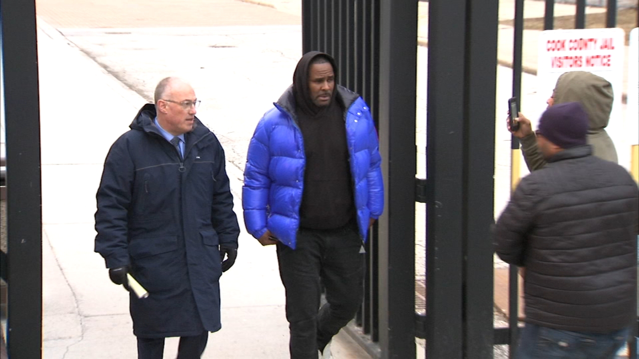 R Kelly released from Cook County jail after pleading not guilty  