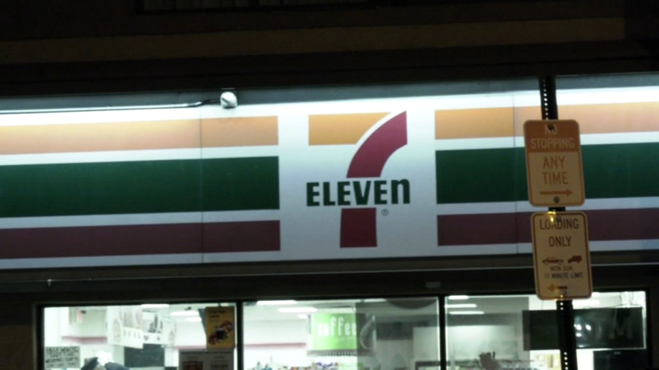 Suspect Sought For Attempted Robbery At South Philadelphia 7 Eleven Gray Hall Reports During Suspect Sought For Attempted Robbery At South Philadelphia 7 Eleven Gray Hall Reports During