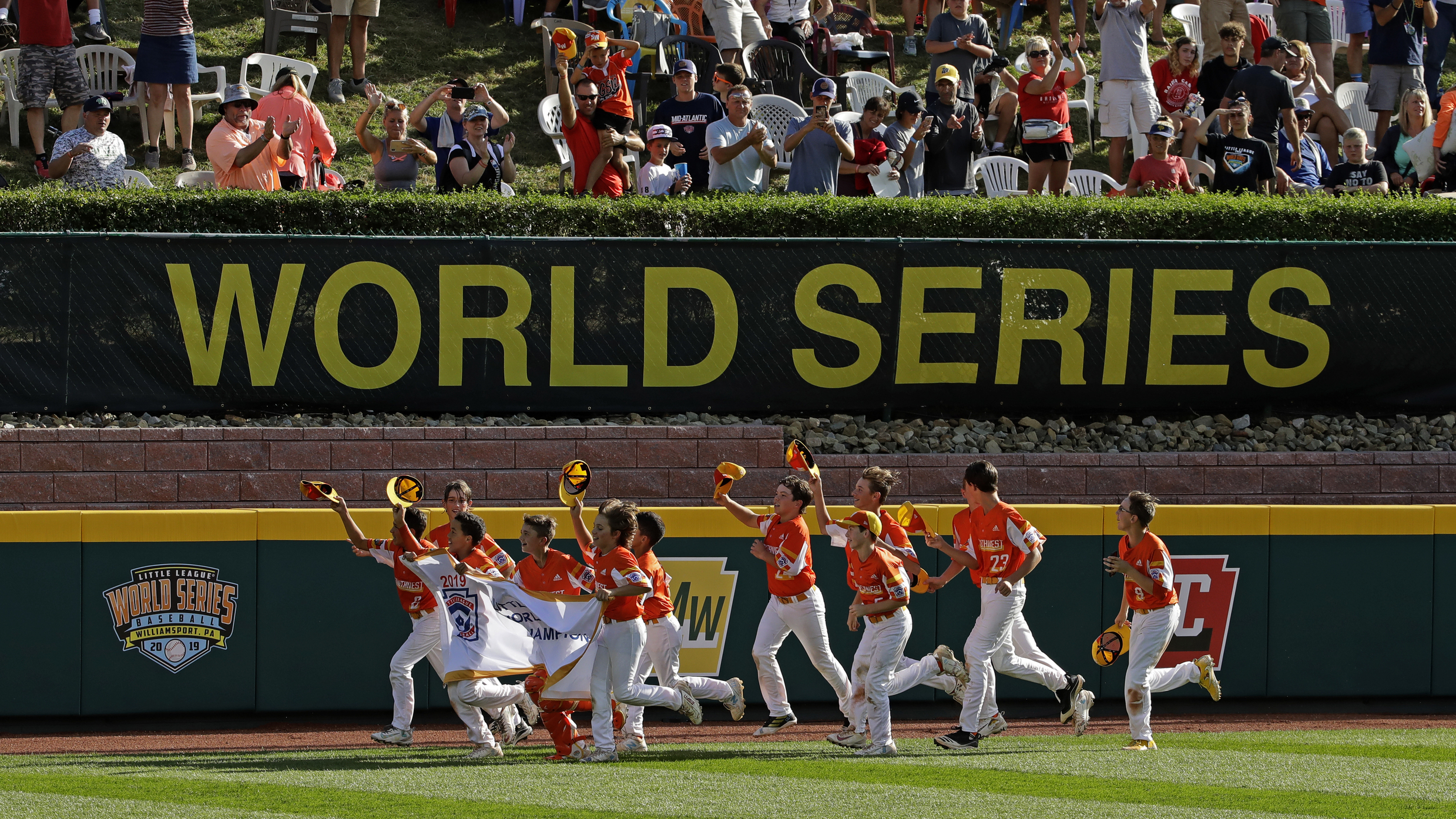 Honolulu Little League advances to LLWS winners bracket with mercy rule  victory over New York