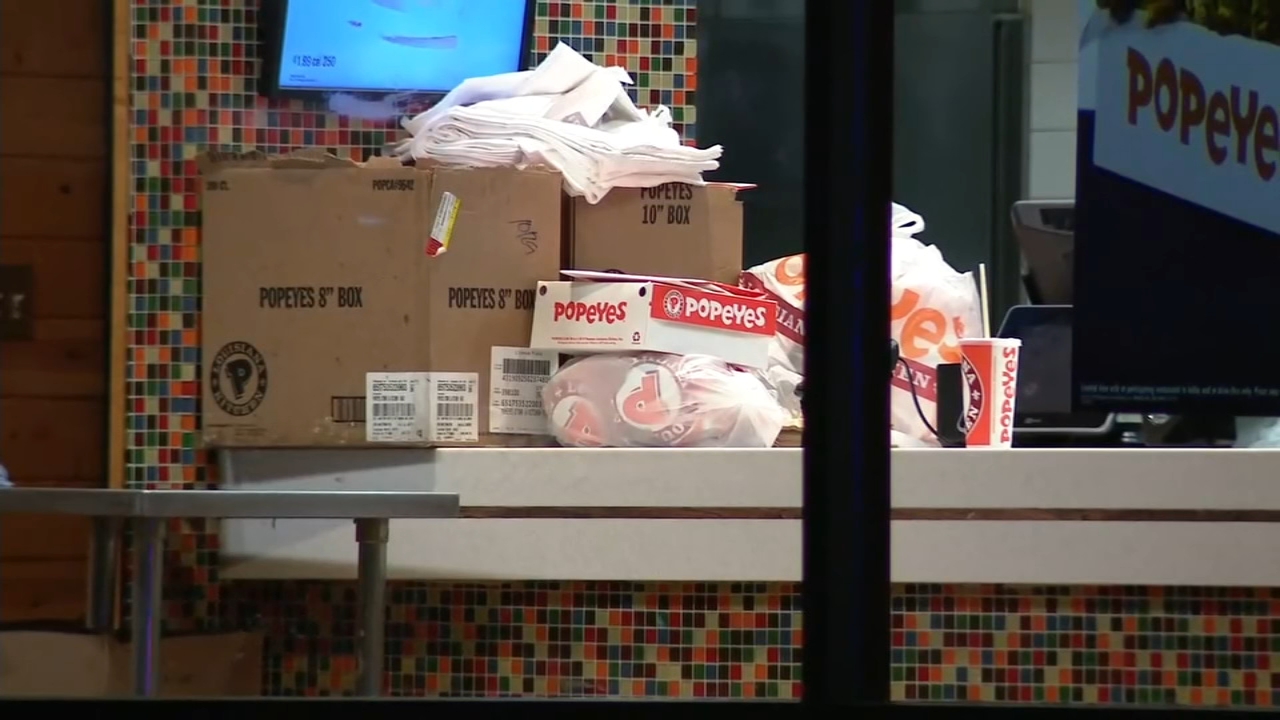 Popeyes Stabbing Man Stabbed To Death Over Chicken Sandwich In