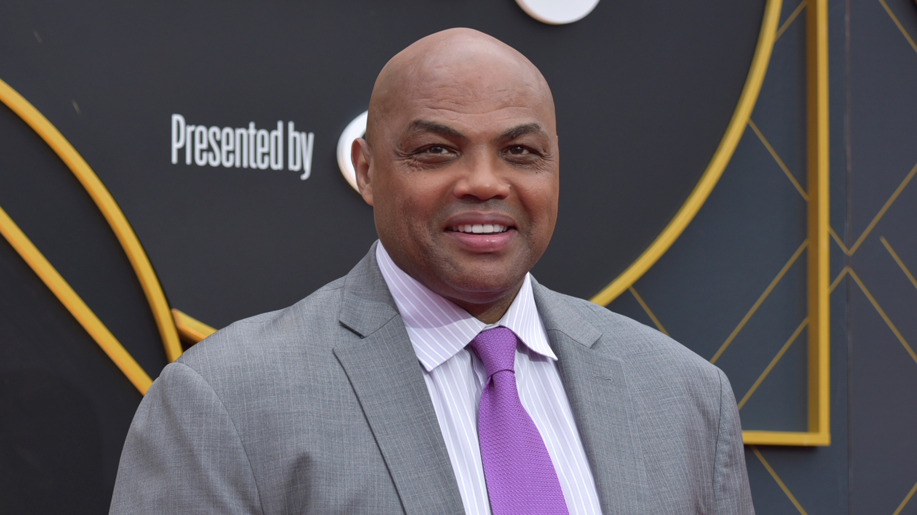 Charles Barkley self-quarantining while awaiting coronavirus test ...